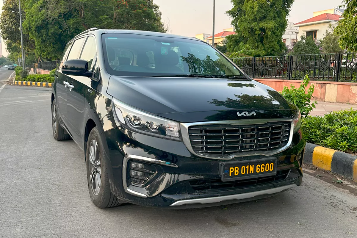 Luxury Kia Carnival Rental